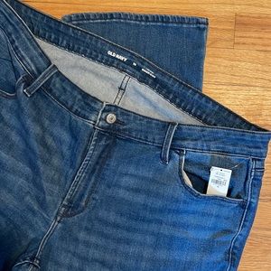 NWT Old Navy mid-rise bootcut size 18